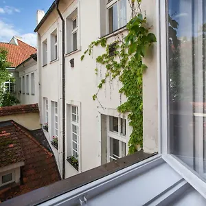 https://old-town-home-prague.praguehotelsweb.com
